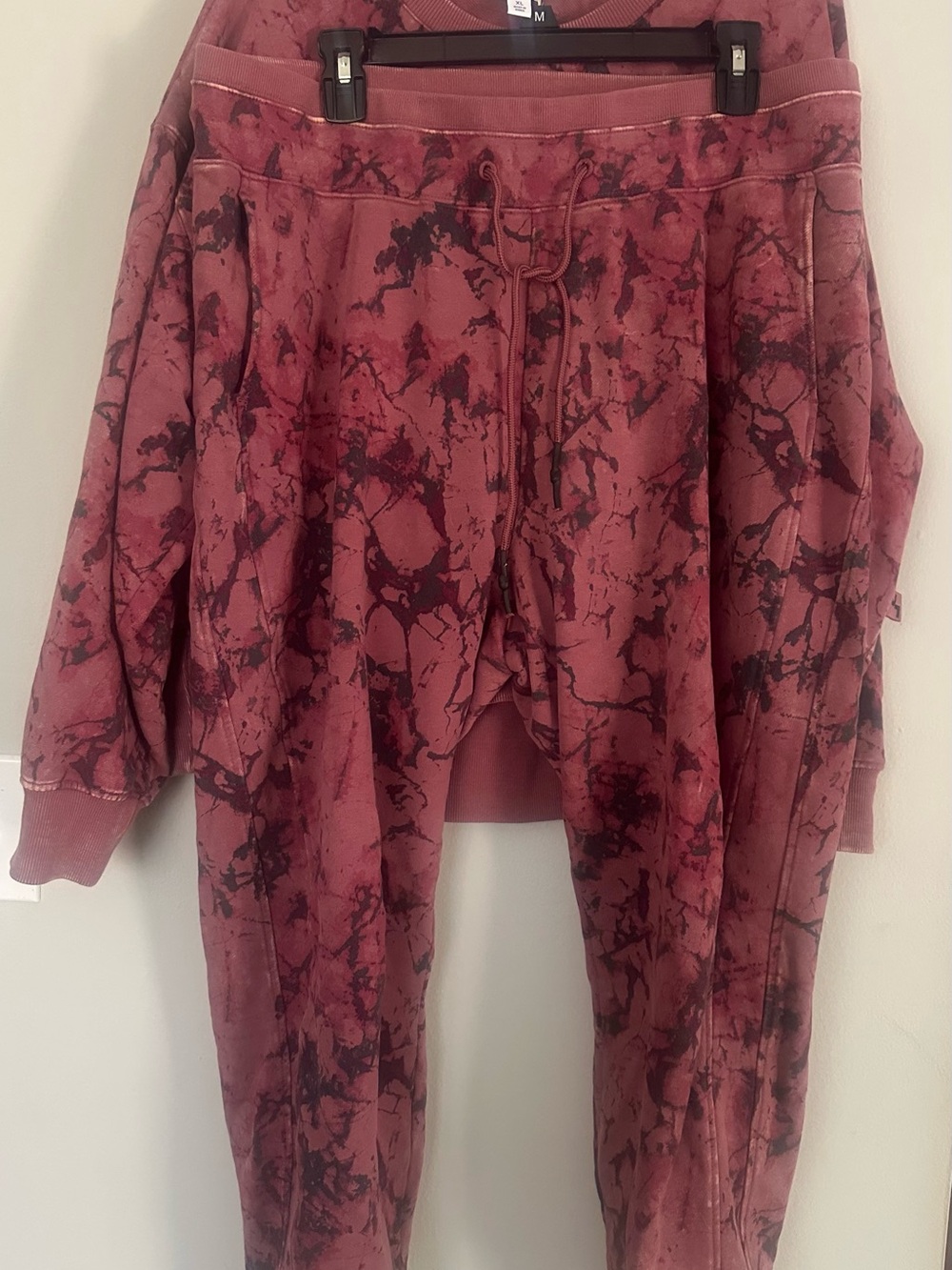 JoyLab Burgundy Acid Wash Tie-Dye Matching Lounge Set
Sweatshirt and Joggers